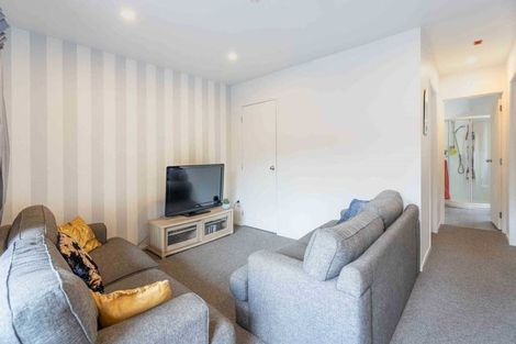 Photo of property in 22/3 The Avenue, Albany, Auckland, 0632