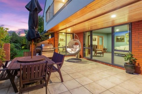 Photo of property in 100 Gardiners Road, Harewood, Christchurch, 8051