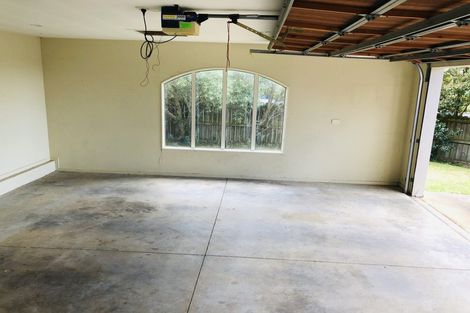 Photo of property in 1/1 Saint Clair Place, Browns Bay, Auckland, 0630