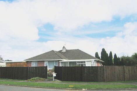 Photo of property in 2 Kelly Grove, Elderslea, Upper Hutt, 5018