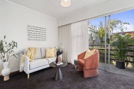 Photo of property in 1/58 Paynters Avenue, Strandon, New Plymouth, 4312