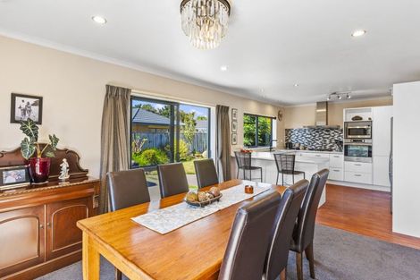 Photo of property in 82 Regent Drive, Paraparaumu Beach, Paraparaumu, 5032