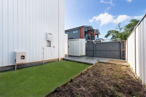 Photo of property in 718b Massey Road, Mangere, Auckland, 2022