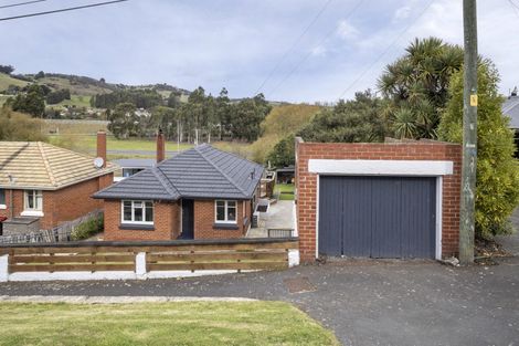 Photo of property in 28 Waldron Crescent, Green Island, Dunedin, 9018