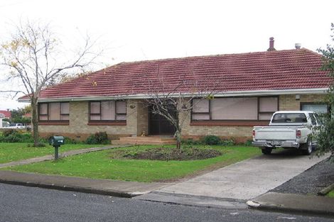 Photo of property in 3 Sunnyside Crescent, Papatoetoe, Auckland, 2025