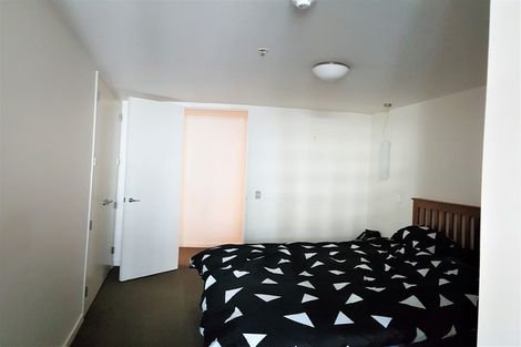 Photo of property in Montreaux Apartments, 2j/164 The Terrace, Wellington Central, Wellington, 6011
