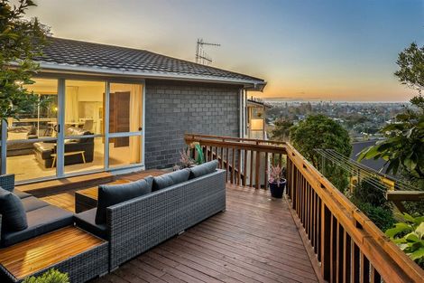 Photo of property in 11 Roseneath Place, Cashmere, Christchurch, 8022