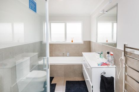 Photo of property in 112a Roberts Line, Kelvin Grove, Palmerston North, 4414