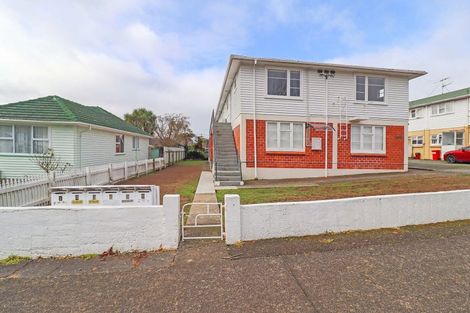 Photo of property in 2 Argyle Grove, Trentham, Upper Hutt, 5018