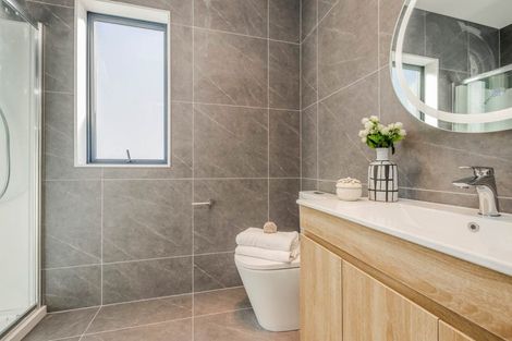 Photo of property in 27 Farranfore Road, Opaheke, Papakura, 2113