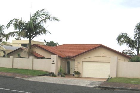 Photo of property in 13 Reflection Drive, West Harbour, Auckland, 0618