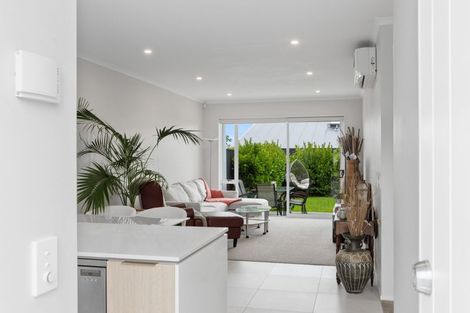Photo of property in 26a Taikura Avenue, Red Beach, 0932