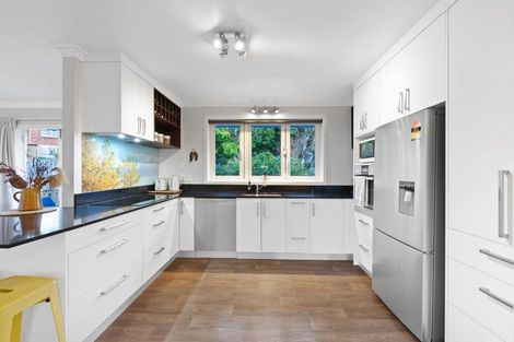 Photo of property in 142 Ti Rakau Drive, Pakuranga, Auckland, 2010