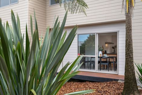 Photo of property in 1/122 Manuka Road, Bayview, Auckland, 0629