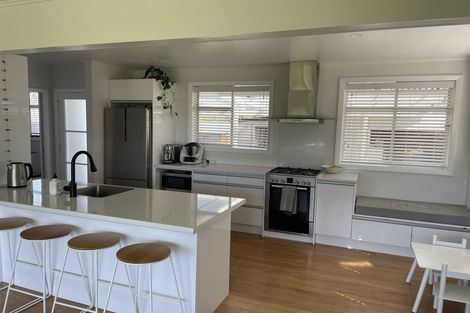 Photo of property in 11 Gerrand Place, Chedworth, Hamilton, 3210