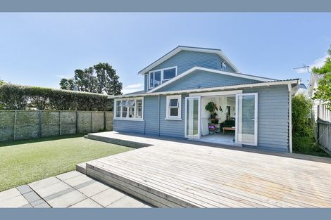 Photo of property in 44 Mortimer Terrace, Aro Valley, Wellington, 6021