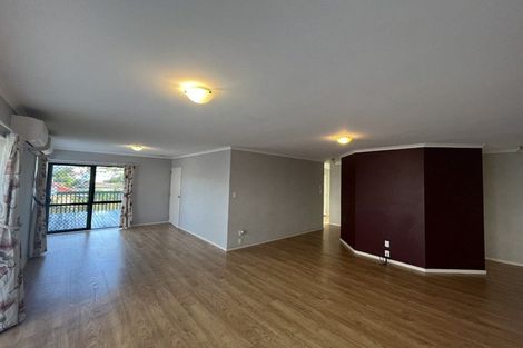 Photo of property in 16 Jubaea Place, Henderson, Auckland, 0610