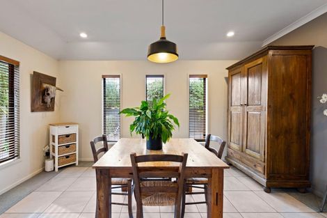 Photo of property in 6 Kirkpatrick Place, Havelock North, 4130