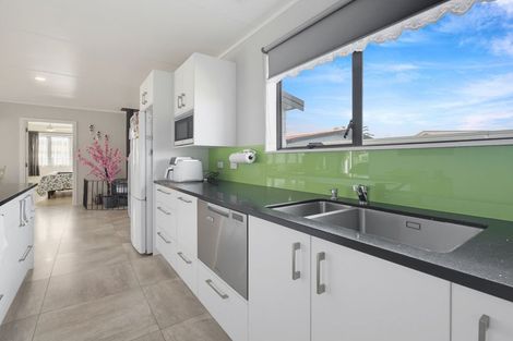Photo of property in 10 Alpha Avenue, Coastlands, Whakatane, 3120