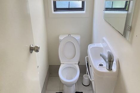 Photo of property in 8b Schnapper Rock Road, Schnapper Rock, Auckland, 0632