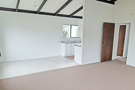 Photo of property in 2/215a Swanson Road, Henderson, Auckland, 0610