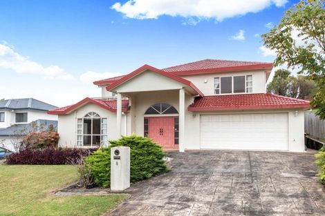 Photo of property in 8 Belleaire Court, West Harbour, Auckland, 0618