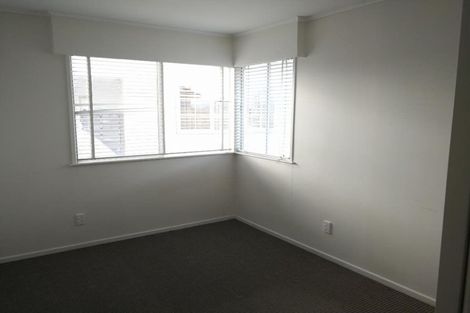Photo of property in 62 Edgewater Drive, Pakuranga, Auckland, 2010