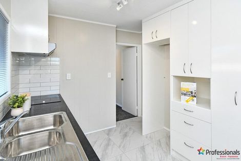 Photo of property in 1/11 Bundena Place, Clendon Park, Auckland, 2103