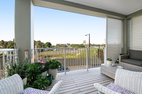 Photo of property in 10 Rewa Rewa Lane, Orewa, 0931