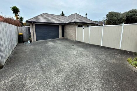 Photo of property in 12a Kervil Avenue, Te Atatu Peninsula, Auckland, 0610