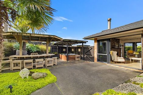 Photo of property in 14 Jenny Lane, Waiuku, 2123