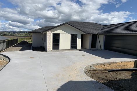 Photo of property in 10 Oyster Drive, Cooks Beach, Whitianga, 3591