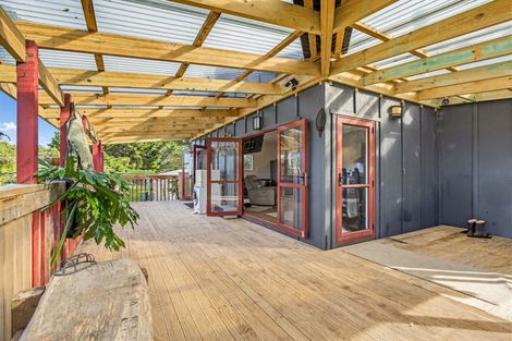 Photo of property in 129 Mcleod Road, South Head, Helensville, 0874