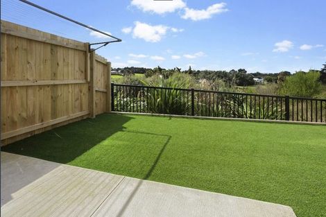 Photo of property in 38 Matawhanga Drive, Wattle Downs, Auckland, 2103