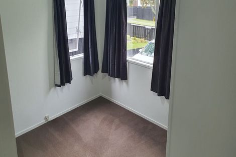 Photo of property in 19 Becker Drive, Weymouth, Auckland, 2103