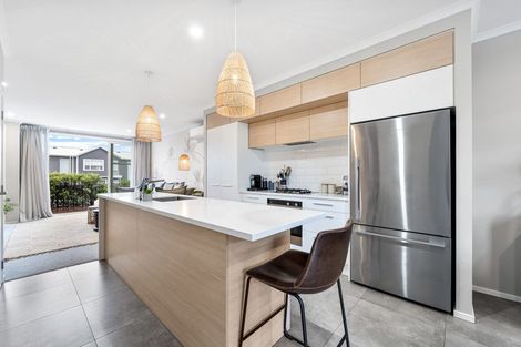 Photo of property in 87 Karepiro Drive, Stanmore Bay, Whangaparaoa, 0932