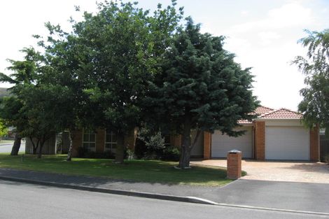 Photo of property in 2 Warner Place, Heathcote Valley, Christchurch, 8022