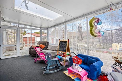 Photo of property in 69a Rowses Road, Aranui, Christchurch, 8061