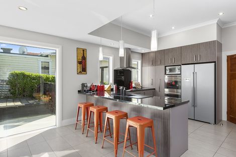 Photo of property in 16 Scoular Street, Maryhill, Dunedin, 9011