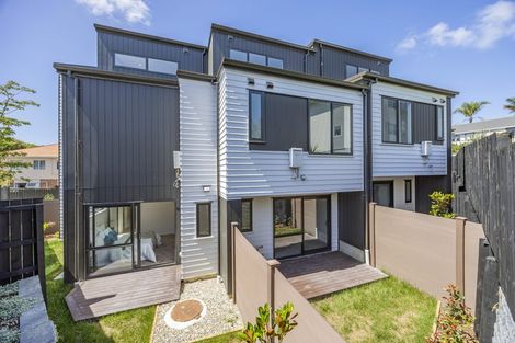 Photo of property in 17a John Jennings Drive, Oteha, Auckland, 0632