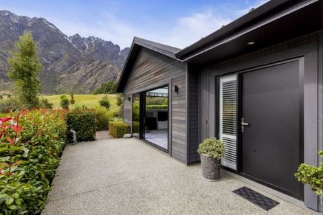 Photo of property in 27 Pendeen Crescent, Jacks Point, Queenstown, 9371