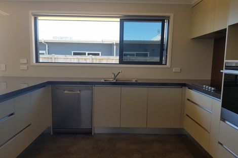 Photo of property in 18 Keene Drive, Bell Block, New Plymouth, 4312