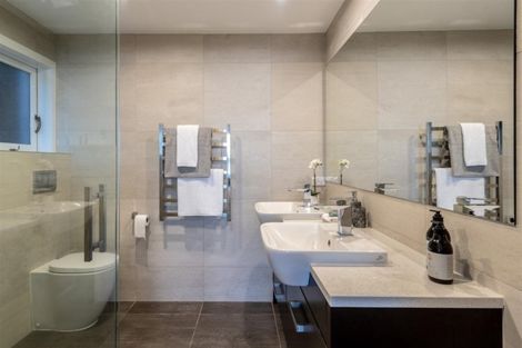 Photo of property in 2/259 Hurstmere Road, Takapuna, Auckland, 0622