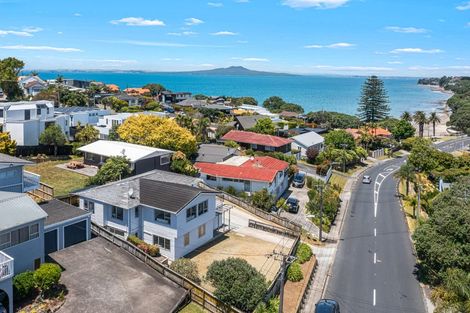 Photo of property in 1/525 Beach Road, Murrays Bay, Auckland, 0630