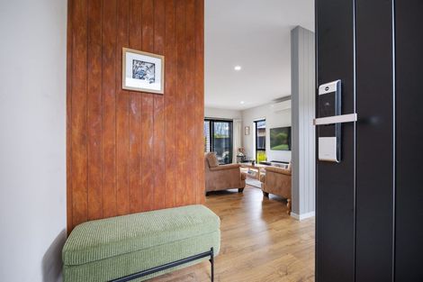 Photo of property in 23 Vogwill Road, Kumeu, 0810