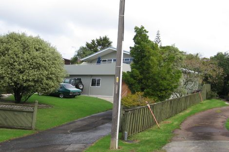 Photo of property in 5 Tui Vale Road, Shelly Park, Auckland, 2014
