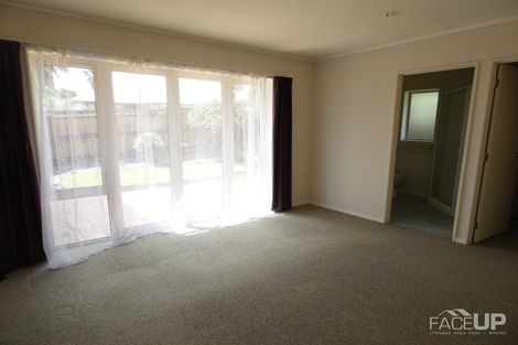 Photo of property in 72 Kingdale Road, Henderson, Auckland, 0610