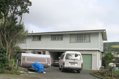 Photo of property in 9 Florio Terrace, Tawa, Wellington, 5028