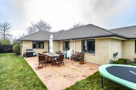 Photo of property in 27 Oakwood Drive, Rangiora, 7400