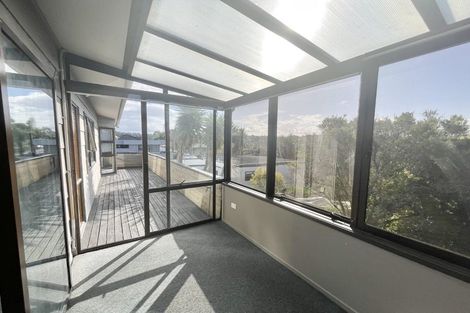 Photo of property in 2/67 Browns Bay Road, Browns Bay, Auckland, 0630